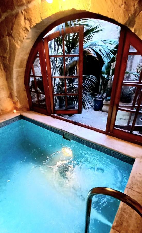 Il Mithna With Indoor Heated Jacuzzi Pool Villa *