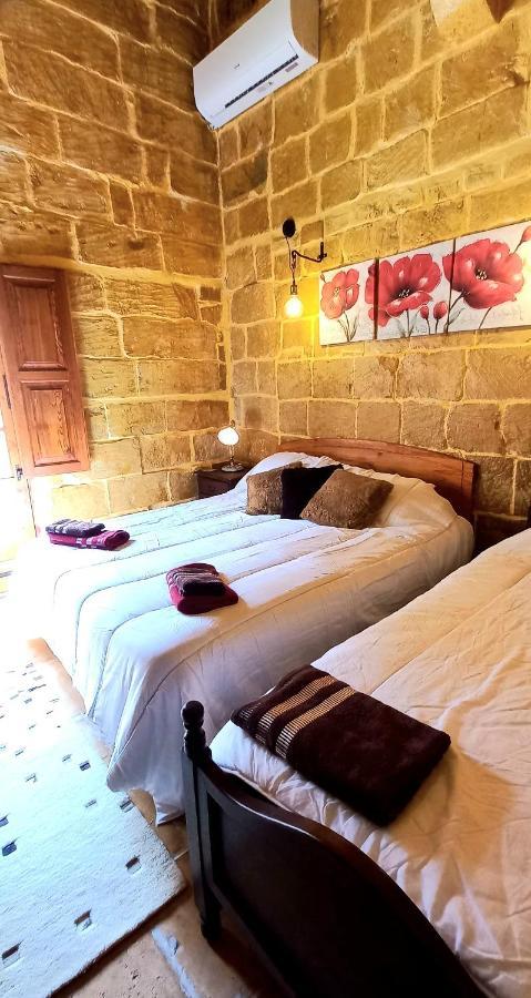 Il Mithna With Indoor Heated Jacuzzi Pool Villa Għarb