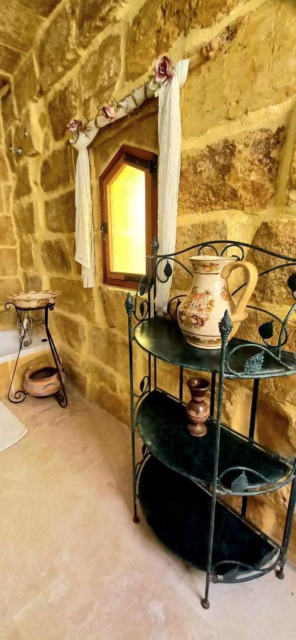 Il Mithna With Indoor Heated Jacuzzi Pool * Għarb